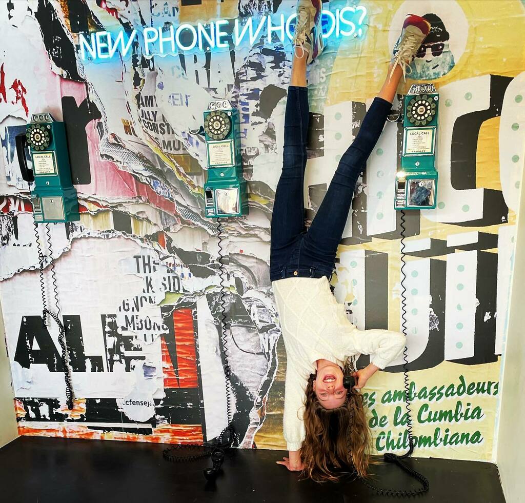 selfiewrld's tweet photo. Saturday’s at SelfieWRLD! 🙃
#teambuilding #cheerteam #handstand #selfiefun  #selfiephoto #selfiesaturday #teambonding #imstagram #instagood #instadaily #photoshoot #photoshootideas #denvercolorado #westminstercolorado #orchardtowncenter #photography … https://t.co/kYnKIb7m23 https://t.co/pX2OF9ElBA