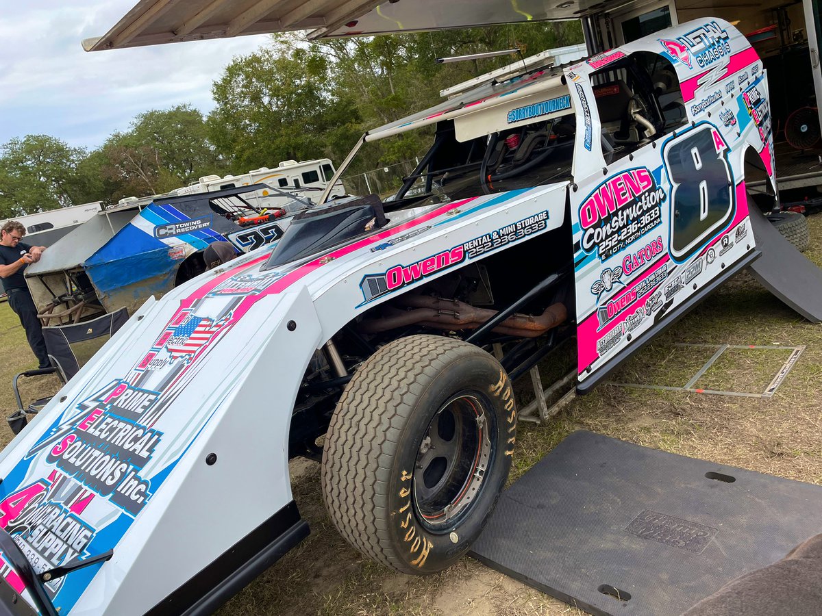 Heartbreak struck the <a href="/HolcombeRacing8/">Austin Holcombe Racing</a> team while running 2nd in Showdown Feature #3 last night.

They’ve since pulled out the backup car and will start 11th in Last Chance Showdown #2. #ReutimannMemorial