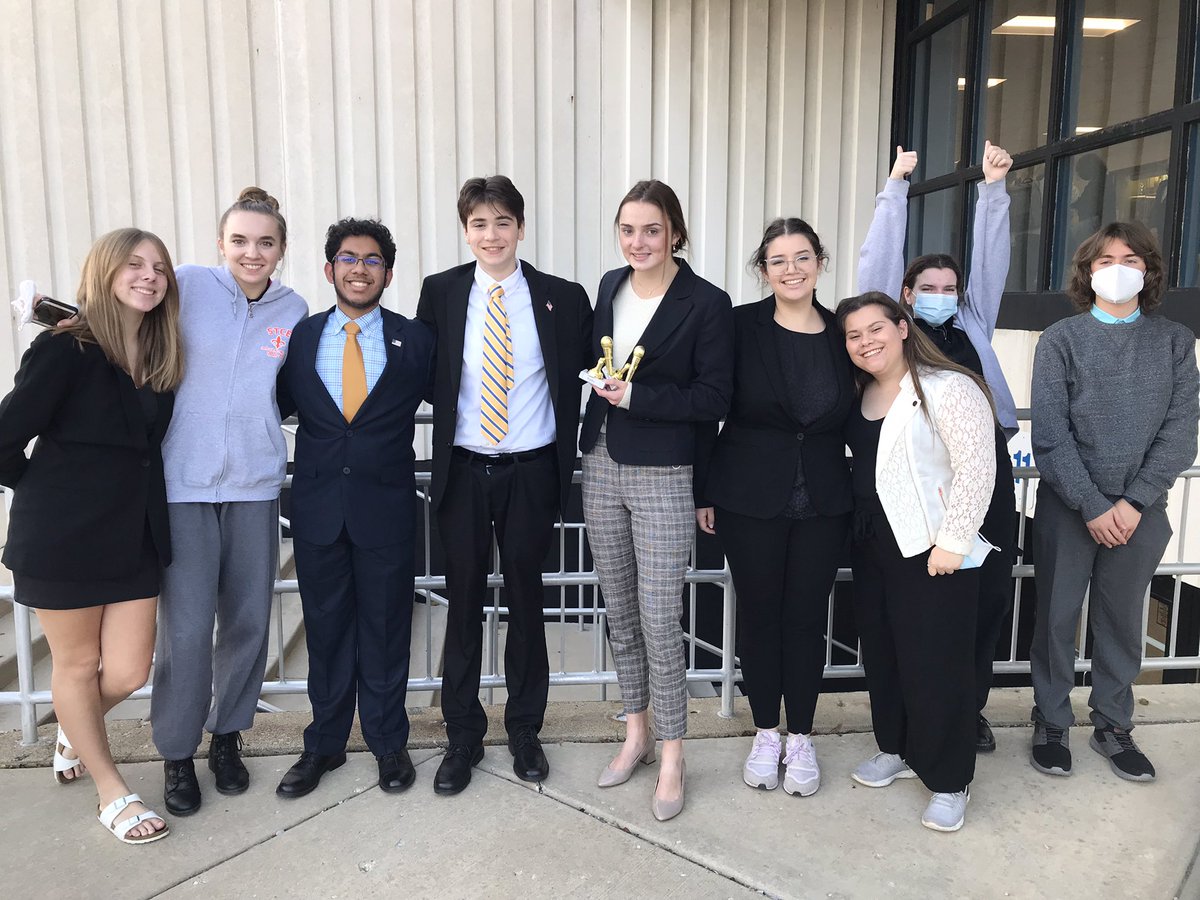 STCESpeechTeam's tweet photo. 3 Awards at Hoffman Estates! https://t.co/wbpHlOFCGg
