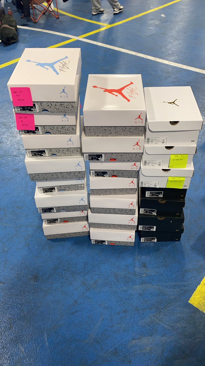 Asneak30's tweet photo. Always cashing out your kicks 24/7 worldwide sell your kicks for cash dm me or @4ulabs for cashout make whole sneaker dreams come true 

https://t.co/qcUpVUdDIl https://t.co/9Vn47iUtF0