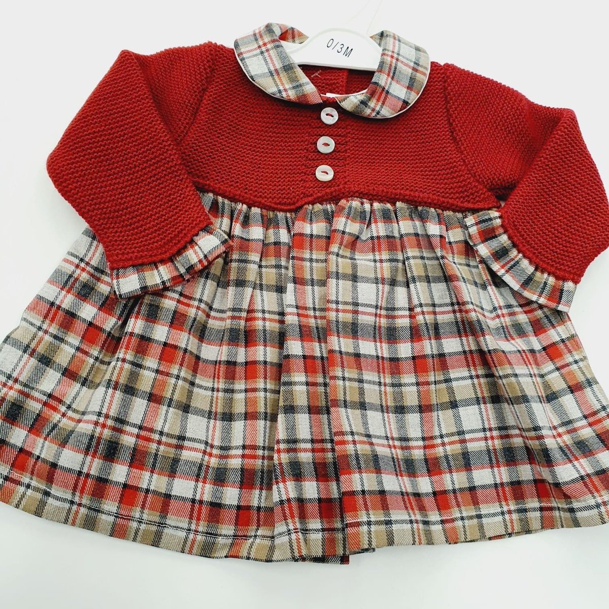 CornmillCentre's tweet photo. Your little ones will look super cute in these matching sibling outfits at Baby Js Boutique ❄️❤️
Just look 👀 how adorable they are perfect for Christmas Day!! 💕🎅
#babyjs #babywear #childrenswear #cosy #cute #ilovelocal #indieretail #cornmillcentre #darlington #twinning https://t.co/MIEf2j8pyv