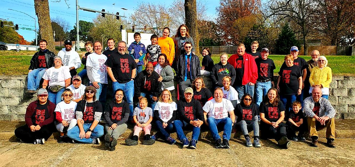gosafellowship's tweet photo. So blessed to be able to spend the Sabbath day witnessing to our community today outside the walls of the church! Thankful for all who came to serve! #belove #jesusinjeans #arklasda #gosafellowship #arklapewview #churchwithoutwalls #servegod #serveothers #nadadventist #adventist https://t.co/3gbRCGRJms