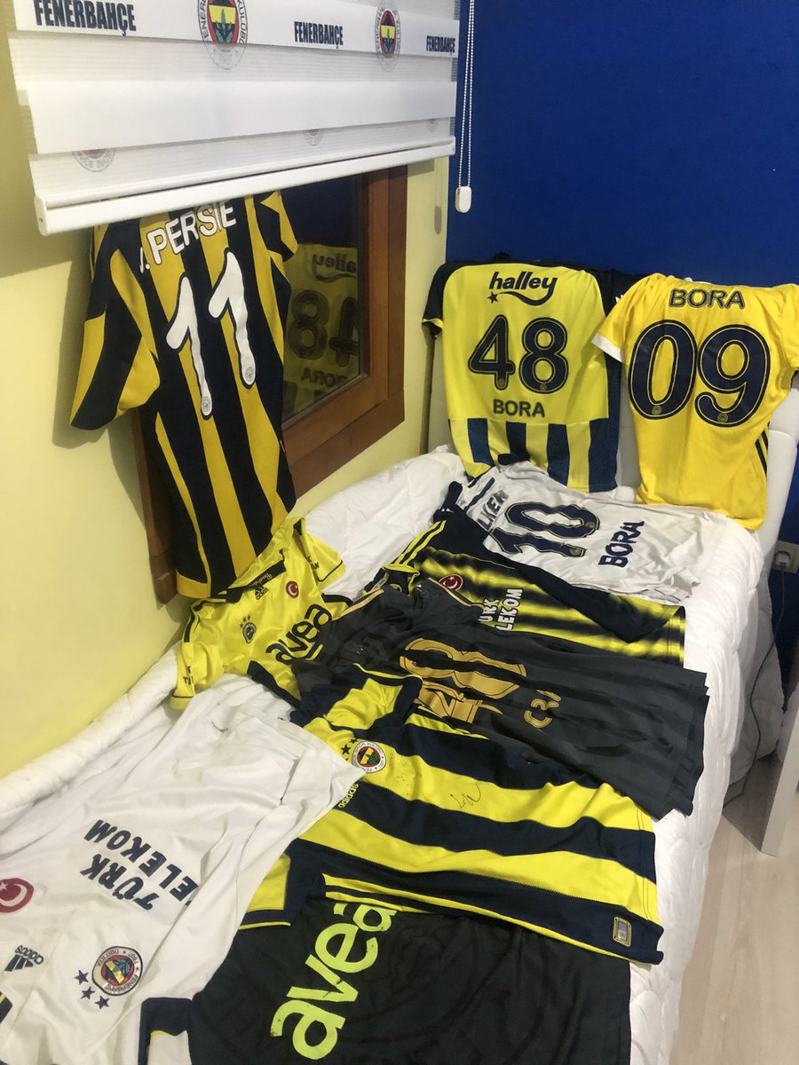 Yok be kızım ne fanatiği derbiden derbiye izliyorum sadece