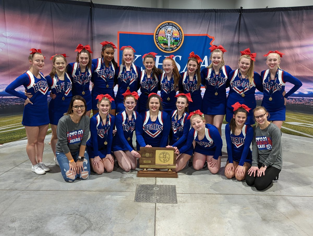 JonesEMS_USD253's tweet photo. Ladies and gentlemen, your 1A State Champions! https://t.co/H84ClTjhtS