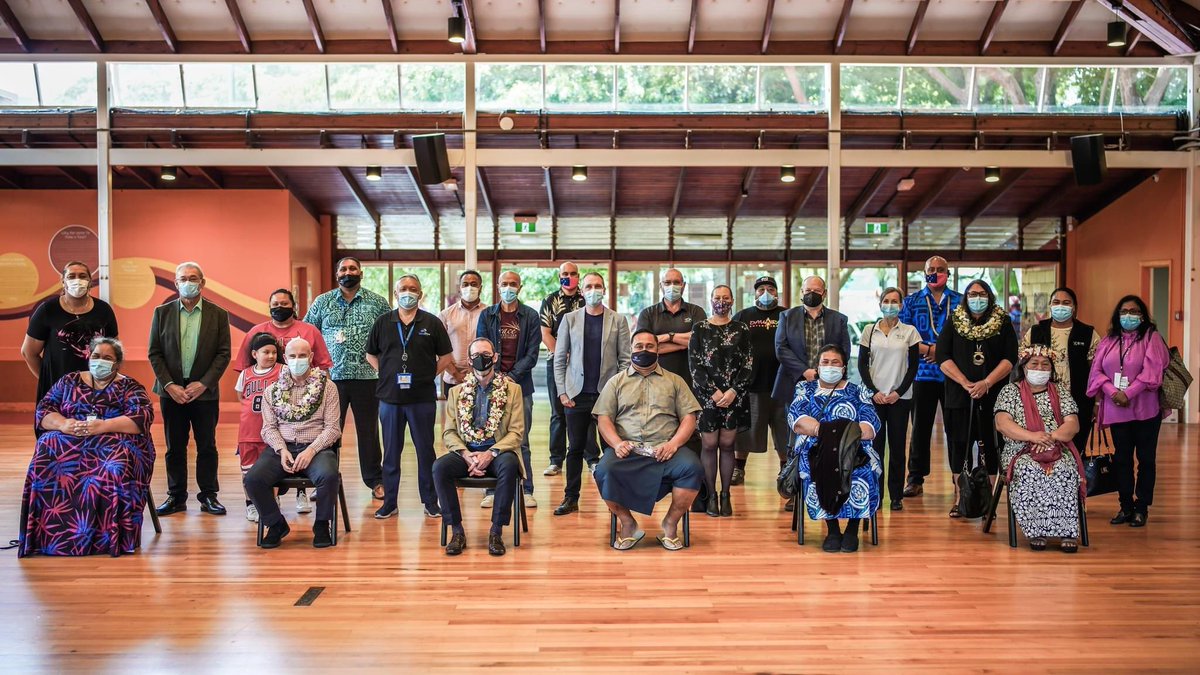 Community volunteers continue to drive the campaign to get our community vaccinated. Fantastic to have @AndrewLittleMP in South Auckland connecting with the South Seas team #GetVaccinated