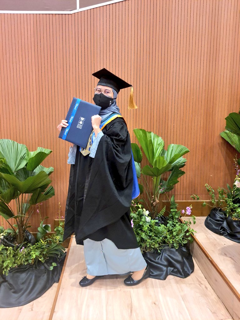julaikhaqistina's tweet photo. #donegraduated💕 https://t.co/5DL2FYMWUp