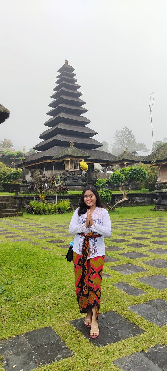 Msriiaja_'s tweet photo. Late post
.
.
Rahajeng Kuningan🙏🤗
#purabesakih
#Bali
#HinduNusantara https://t.co/jJz0urIlDK