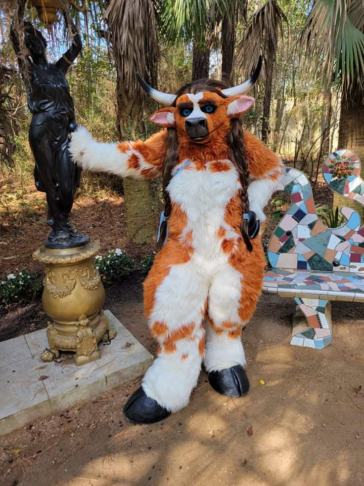 happy #texrenfest my clothes are still soaked from the sweat f 
#fursuit