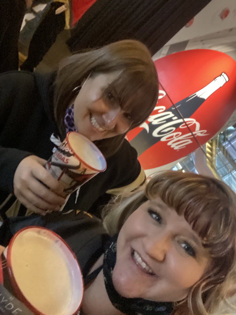 wittwitt11's tweet photo. Enjoying Hyde before the game!! #VegasBorn #hyde #vgk #KnightUp #SaturdayKnight https://t.co/s8QTb7U7Or