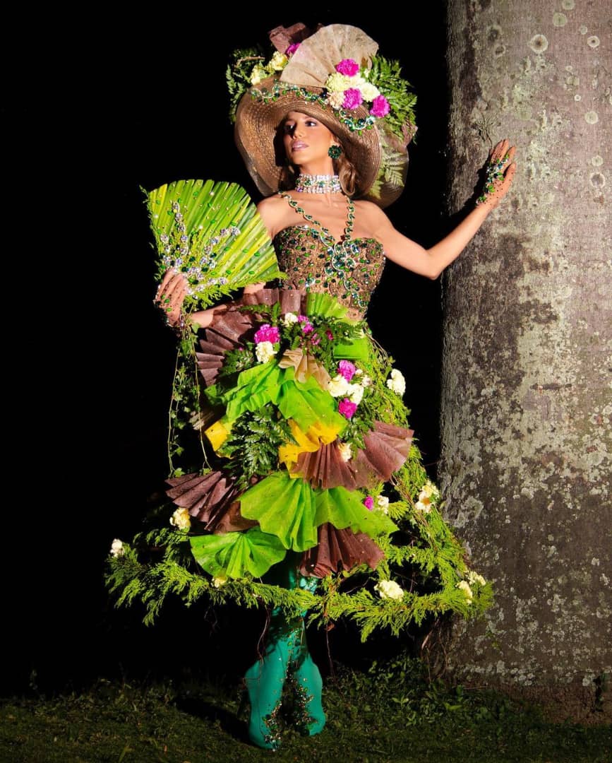 globovision's tweet photo. #Ahora | Nuestra hermosa María Daniela Velasco compite por la corona del certamen Miss Earth 2021. ¿Qué les parece? https://t.co/S4su37yXNc