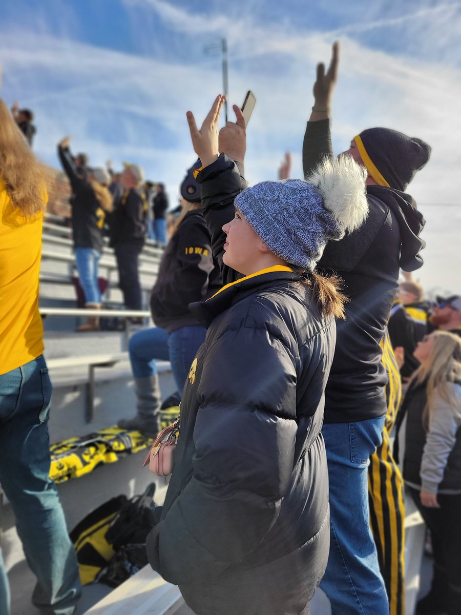 Jed_Dietrick's tweet photo. #FightForIowa #Tradition  HI KIDS! https://t.co/0z25uBgVjI
