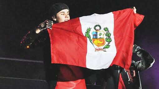 LuceroZ02's tweet photo. DO YOU REMEMBER THIS? @justinbieber WE LOVES U, PLEASE COME BACK, #PERUNEEDSJUSTICETOUR #JUSTICETOURINPERU @scooterbraun @MoveConcertsPE @Artes_Peru @Planeta107FM @Studio92 @AllisonKaye @NickDeMoura https://t.co/qnjKLTRT1v