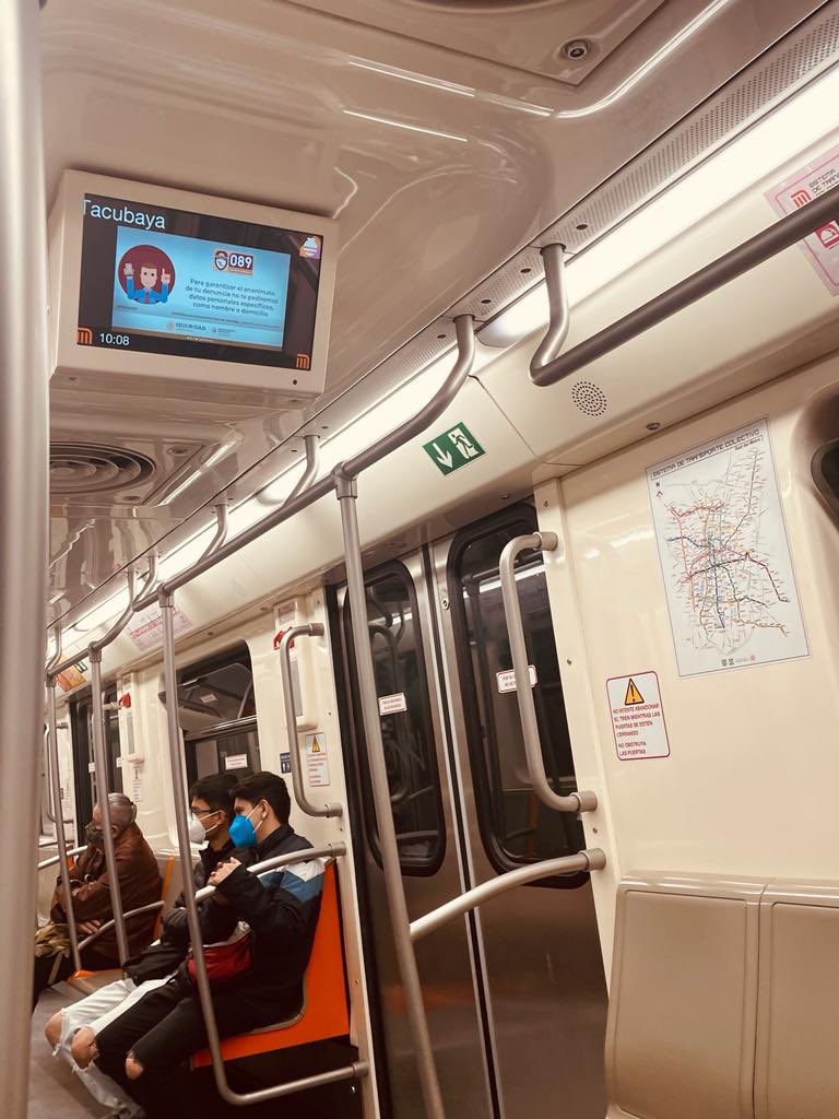 DavidPreze's tweet photo. El relanzamiento de la línea 0-89 es una realidad. 

¡La campaña para promover el servicio de denuncia anónima ya está en Metro Tacubaya!

😎 ✅ https://t.co/mq1WNFPHkL