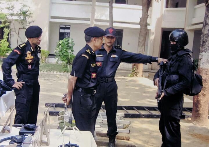 Majsandeepunni's tweet photo. Major Sandeep Unnikrishnan ❤
Zulu 8, Top Men Team.
@nsgblackcats
#MajorSandeepUnnikrishnan #AshokaChakra #51SAG #NSG #BiharRegiment #IndianArmy #MajorTheFilm #TheBulletCatcher https://t.co/qLQjLsz0WS