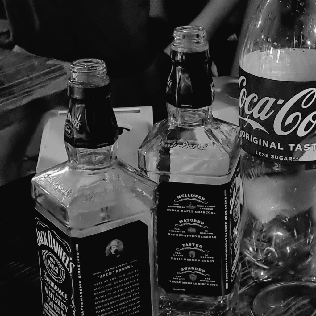 joji_sanctuaryy's tweet photo. About last night... 🍻 After all the towers in Cafe Forest, we ended the night with bottles of Jack Daniels. 

See you next weekend. 🙌 Hope everyone enjoyed and it was nice meeting you all. #JaCoke #alterangeles #alterpampanga #alterkapampangan https://t.co/Yw1vCEfusr