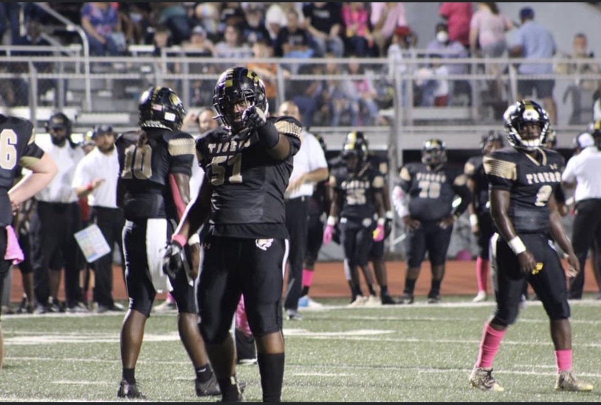 So grateful for my years of highschool ball and its opportunities something to forever be remembered,Thank you to my coaches for helping me come a long way as a man and player I’m forever grateful #57OUT🖤🤟🏾<a href="/Coach_MHale/">Coach Michael Hale</a> <a href="/CoachFossett/">Adam Fossett</a> <a href="/Coach_Strick_/">Stephen Strickland</a> <a href="/CoachMikeWatts/">Mike Watts</a> <a href="/coachhardie64/">Robert Hardie</a>
