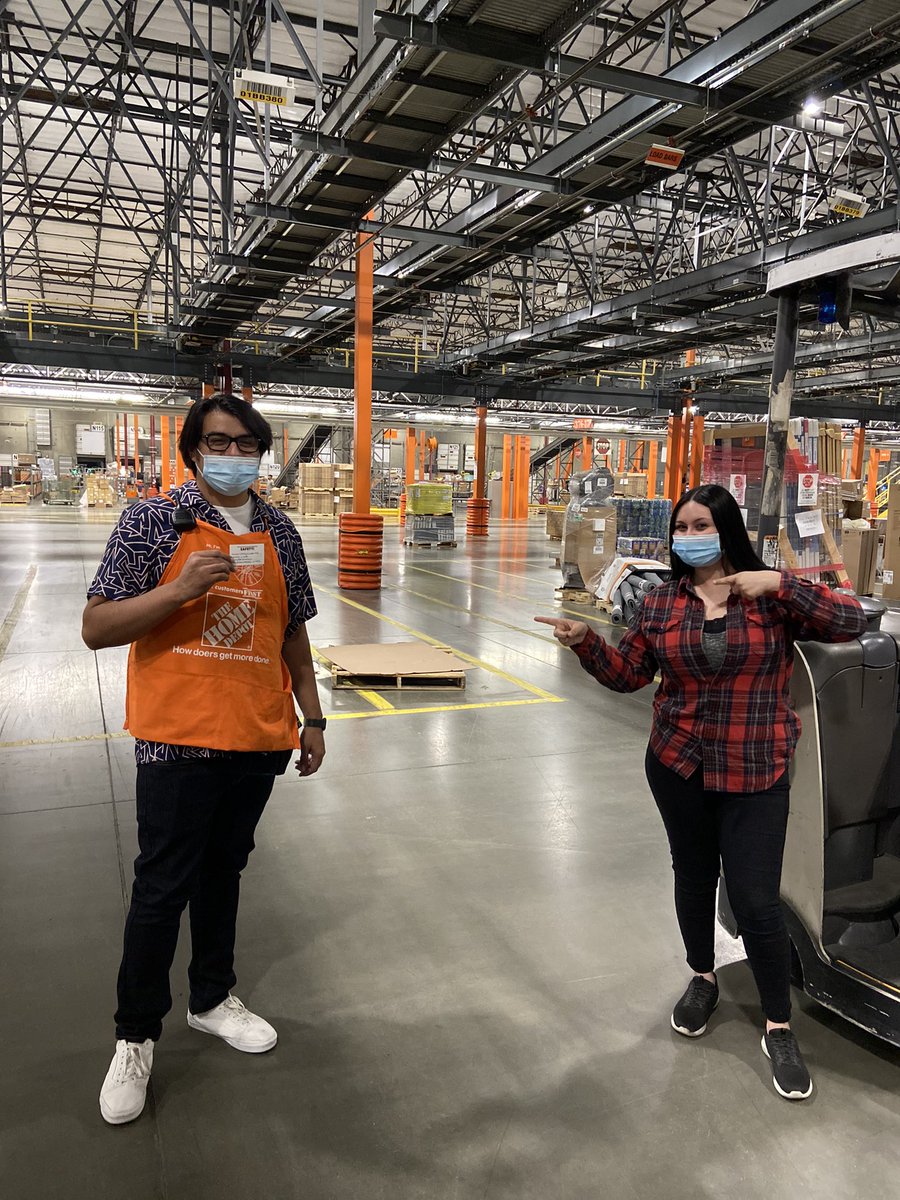 EBadger76's tweet photo. Gabe D. was caught orange handed by @BriArellanez our new HRG partner for key 4! #COH #TheHomeDepot #Redlands5087 #Safety #AssetsProtection @Gladys_5087APS @PSharean @Dannyxrea https://t.co/O4j5eqUTrD