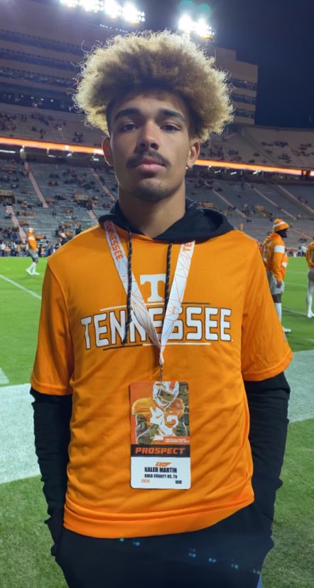 ElijahMar1's tweet photo. Good visit today in Knoxville,thanks for the invite🧡🤘🏽@wolfpack7on7 @scoop1914 @beyond_grind @coachjoshheupel @CSmithScout @Vol_Football @gogetitCmo @CoachMack_Tenn @CoachGolesh @CoachWMartinez https://t.co/725kISJ1Vh