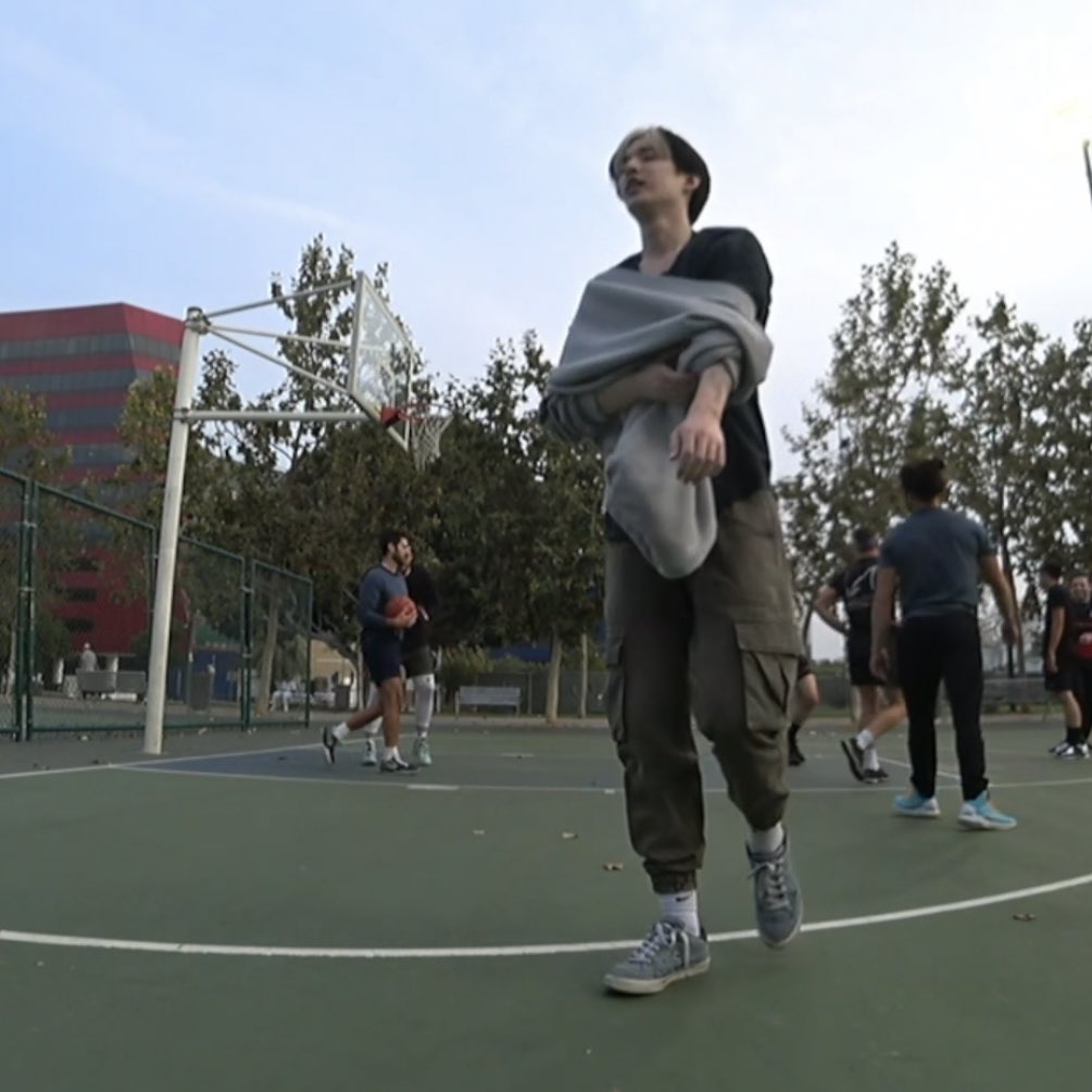 daysixedt's tweet photo. goodmorning to this jae removing his hoodie in the middle of the game https://t.co/0JEclnMlyS