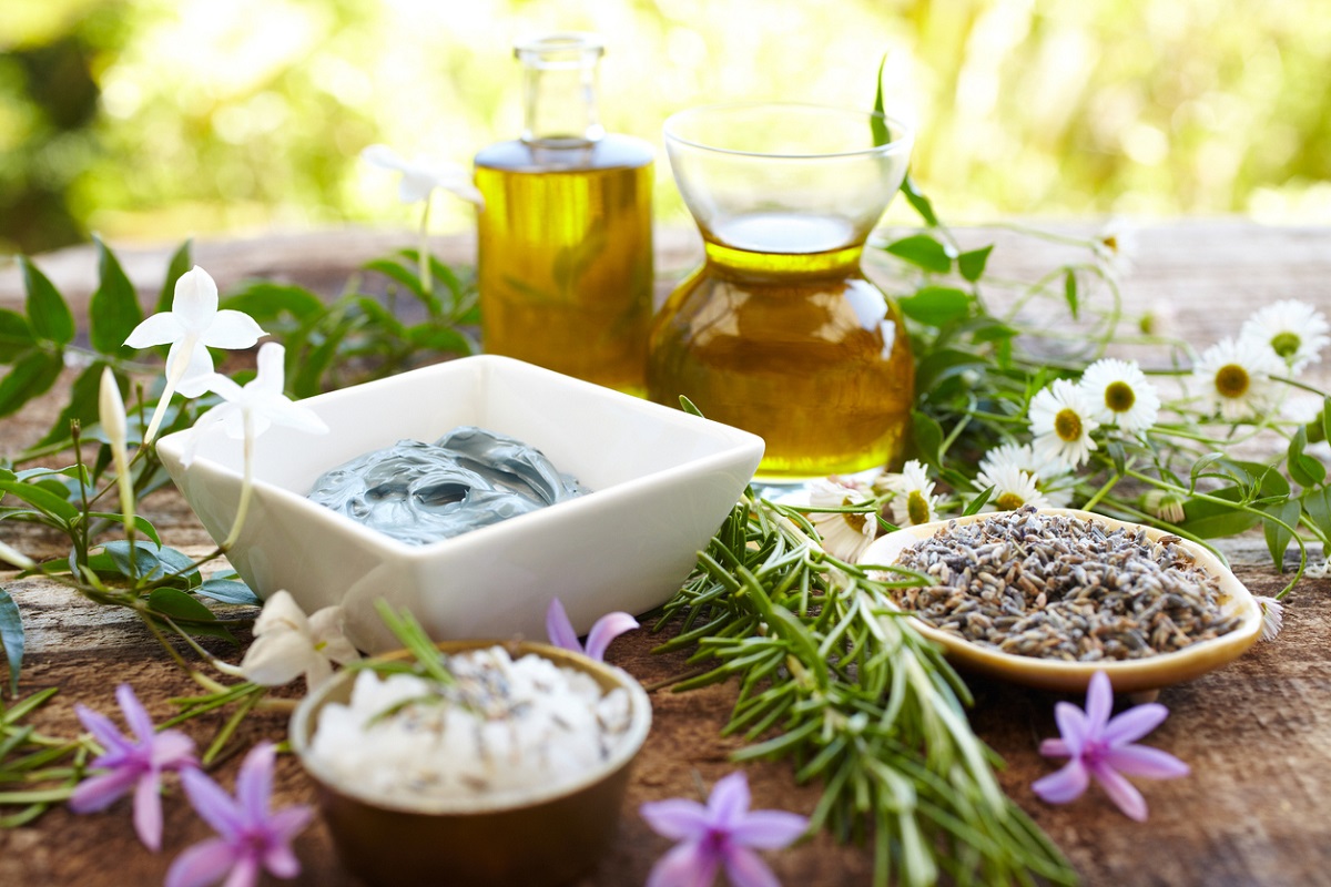 iDivaBeauty's tweet image. #AIMILPharma #ayurveda Fragrance and Flavour Development Centre of Kannauj to launch beauty products - The Statesman dlvr.it/SCvGVZ