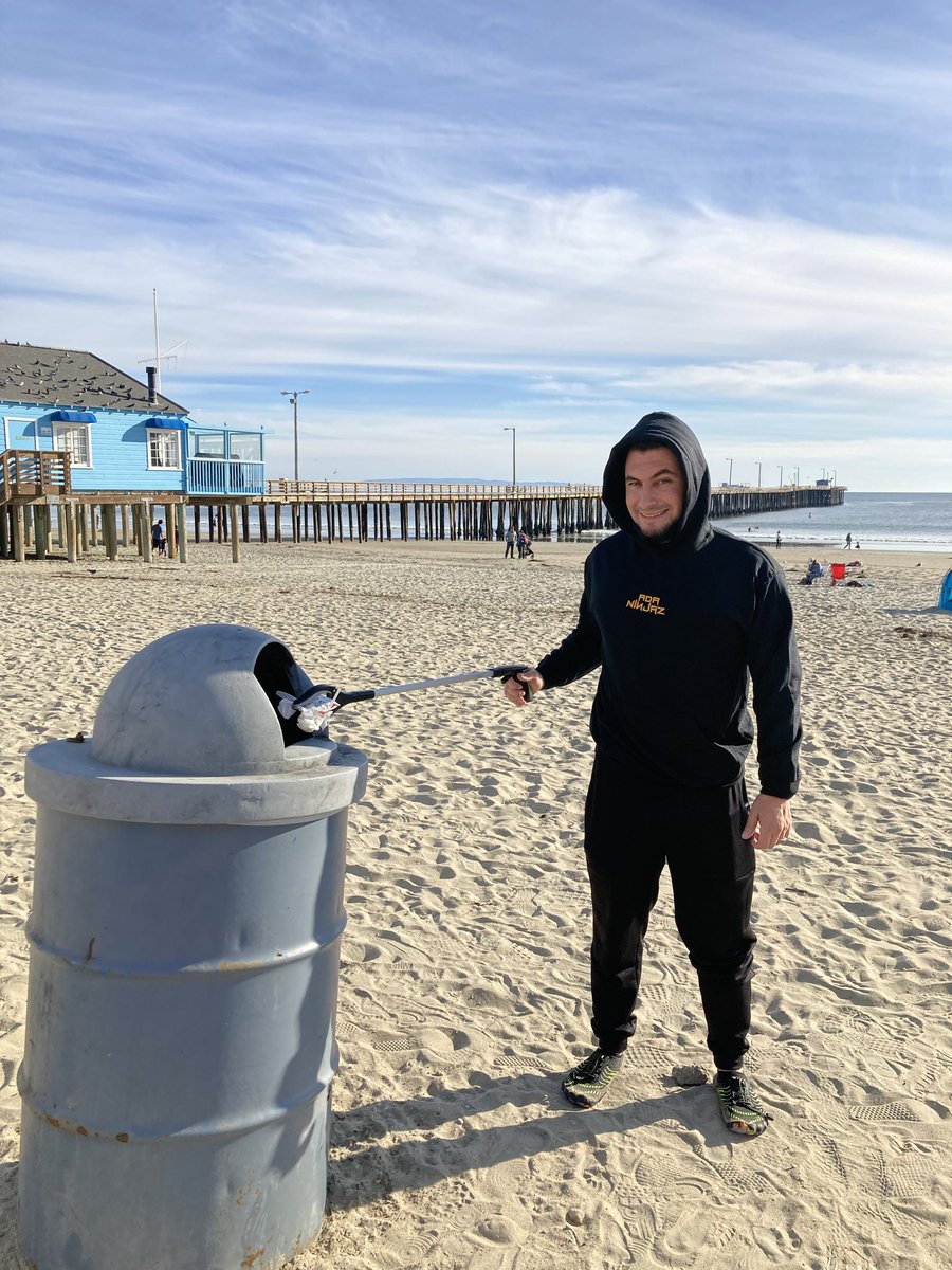 AaronOrtizDPT's tweet photo. @teamseas We Ninjaz believe in the sanctity of the planet we get to call home. I took some time at the coast to contribute to keeping it clean. Your move @HappyHoppersNFT @anim8bits
#adaninjaz #keepoceanclean #TeamSeas #happyhoppersnft #anim8bits https://t.co/ooyCOwbXza