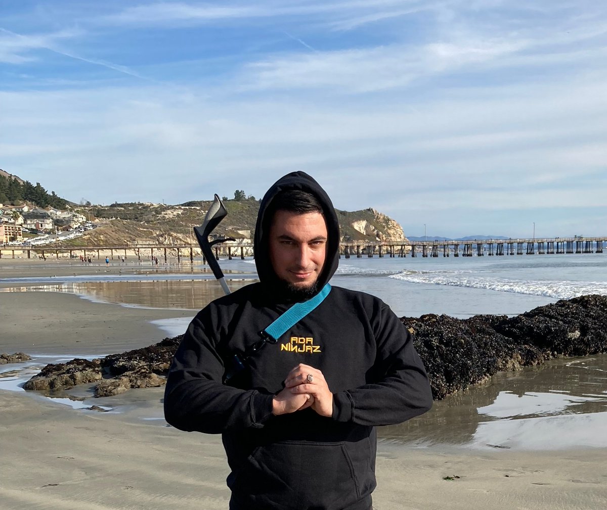 AaronOrtizDPT's tweet photo. @teamseas We Ninjaz believe in the sanctity of the planet we get to call home. I took some time at the coast to contribute to keeping it clean. Your move @HappyHoppersNFT @anim8bits
#adaninjaz #keepoceanclean #TeamSeas #happyhoppersnft #anim8bits https://t.co/ooyCOwbXza
