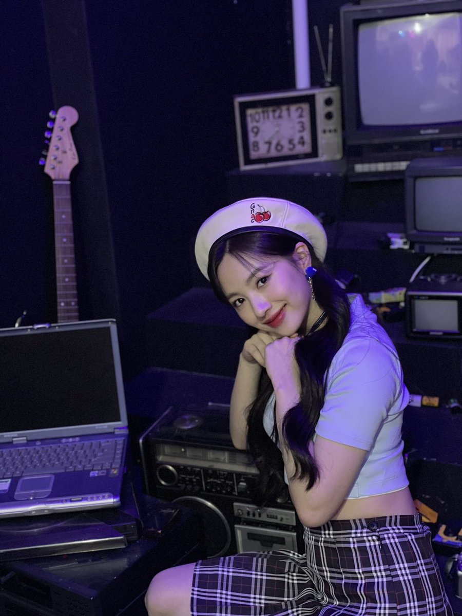 HJKYZIP's tweet photo. #JIWON ⭑ brand reputation boost !!

reply with,

Beret Jiwon
지원 체리블렛
#지원 #허지원 #JIWON #체리블렛 #CherryBullet @cherrybullet

𔘓. goal ∶∶ 10 replies &amp; 10 retweets https://t.co/KjcT4Poyhx