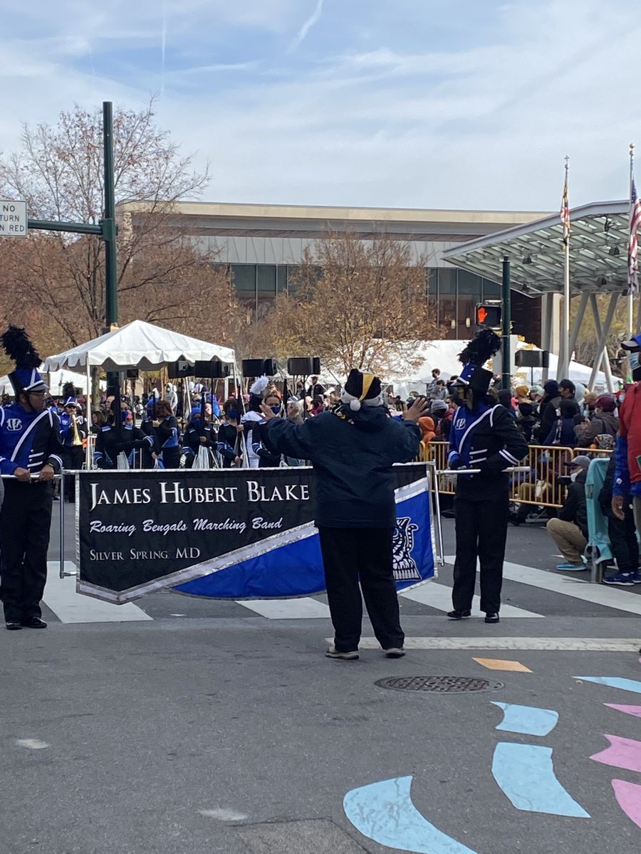 So proud of our MCPS students during this morning’s MoCo Thanksgiving Parade!!  @blairprincipal