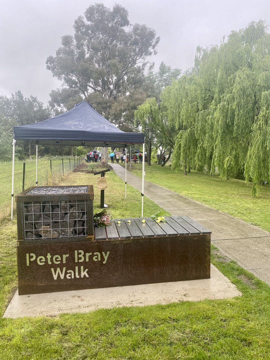 TimOverall's tweet image. Yesterday we officially opened the Peter Bray Walk in honour of former @QbnPalerang Councillor, long-serving Deputy Mayor, Brigadier &amp;amp; my close friend who last year sadly passed away from cancer.
A most suitable, long-lasting tribute to a man devoted to his family &amp;amp; community.