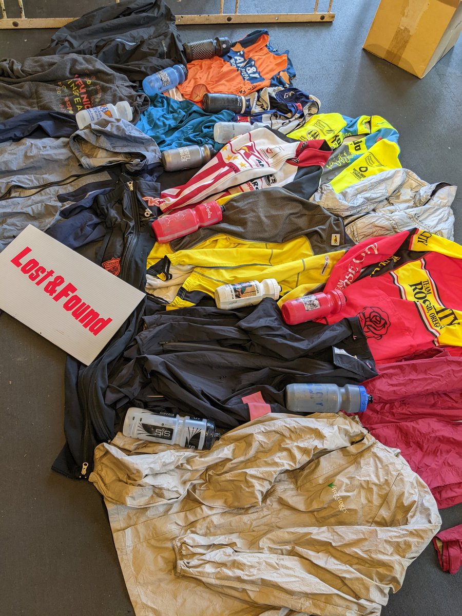 BridgeCityCX's tweet photo. Did you lose something at #BridgeCityCX or #Corncross? You have one week left to claim it at Sellwood Cycle (call or email them directly) before it gets donated!
#oregonbikeracing https://t.co/4yHc3Qwm5N