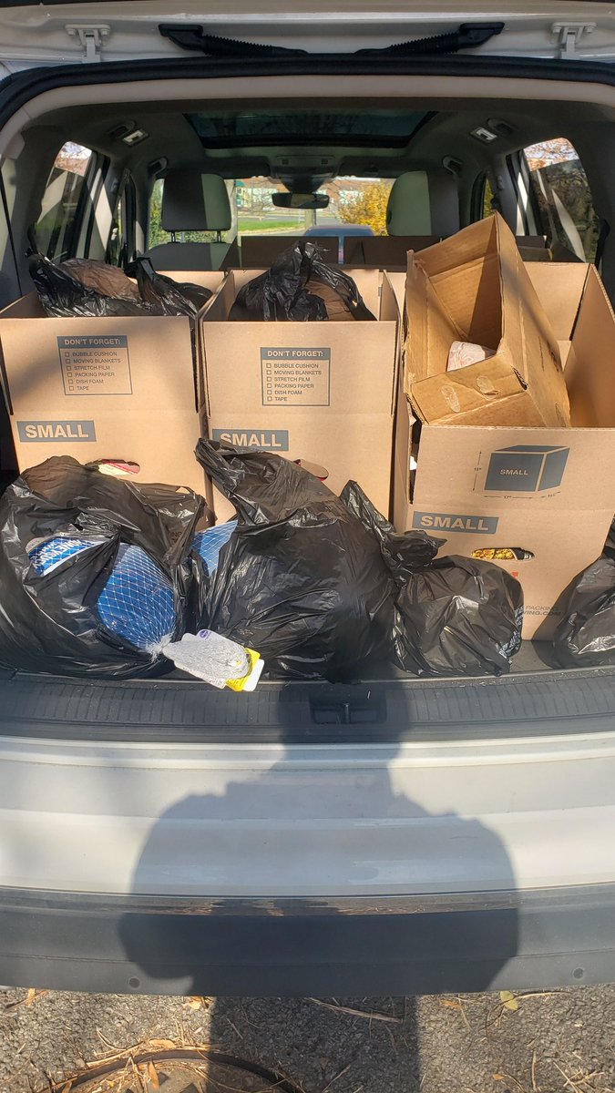 RunFrc's tweet photo. Delivered some Thanksgiving food boxes to some of our families today🥰🙏🦃🧡🤎 Thanks to Boy Scout troop 40!  @CaneRunCougars @FRYSC_JCPS @GoffnerGwen @JCPSAsstSuptASP https://t.co/SSrOWOlHmW