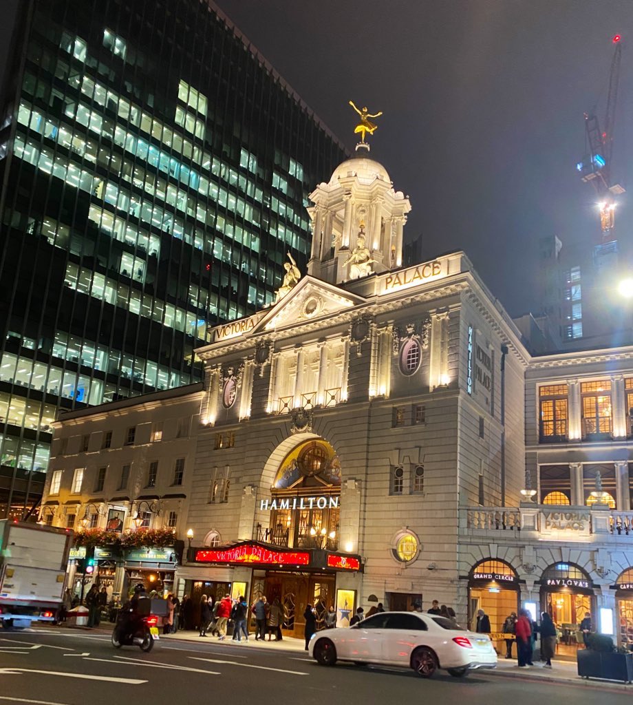 CLHM92's tweet photo. You want a revolution, I want a revelation… #HamiltonLDN Awesome. Wow. 🤩😍🎤⬇️👑 https://t.co/El2dtpYD2a