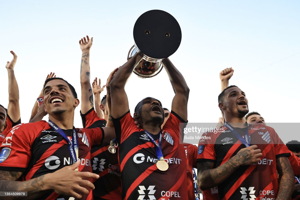 Getty Images Sport (@gettysport) on Twitter photo #AthleticoParanaense is the champion #CopaSudamericana2021 as #Nikao scored the winner against #RedBullBragantino at Centenario Stadium in Montevideo 📷: <a href="/budamendes/">budamendes</a> #AthleticoParanaense is the champion #CopaSudamericana2021 as #Nikao scored the winner against #RedBullBragantino at Centenario Stadium in Montevideo 📷: <a href="/budamendes/">budamendes</a>