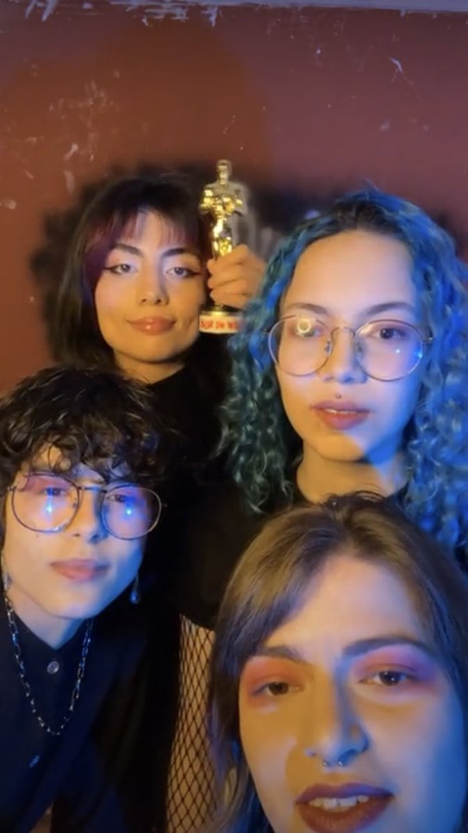 candykillermav's tweet photo. ✨ momentos da live de ontem ✨ https://t.co/yn1mYQtbZ5