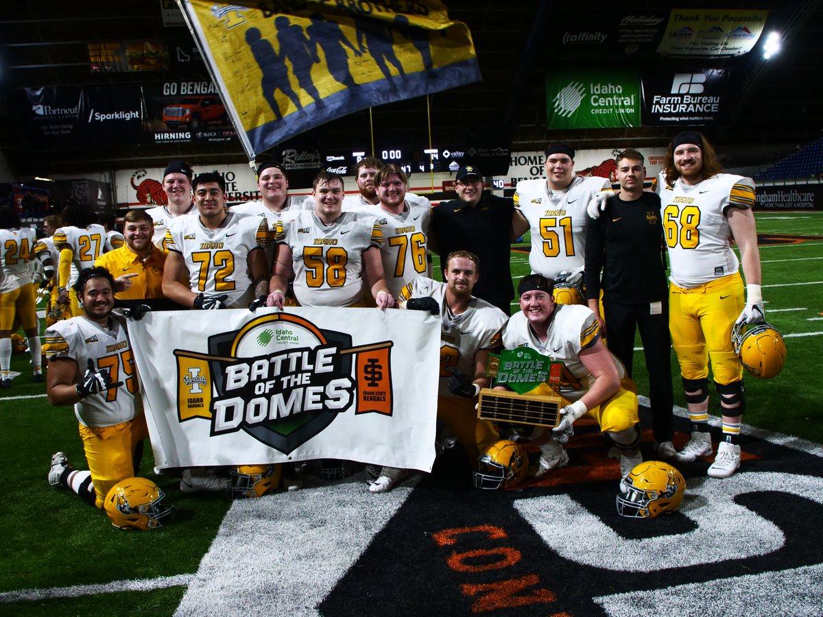 VandalFootball's tweet photo. Bringing the @Idaho_Central battle of the domes trophy back to North Idaho.

#GoVandals #BattleOfTheDomes https://t.co/umOgJZ28R1