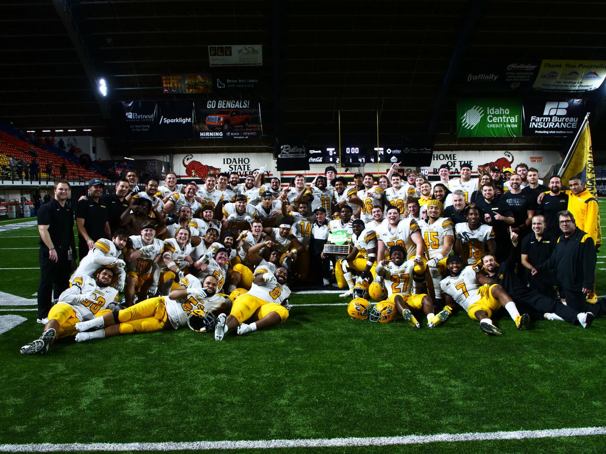 Bringing the <a href="/Idaho_Central/">ICCU</a> battle of the domes trophy back to North Idaho.

#GoVandals #BattleOfTheDomes