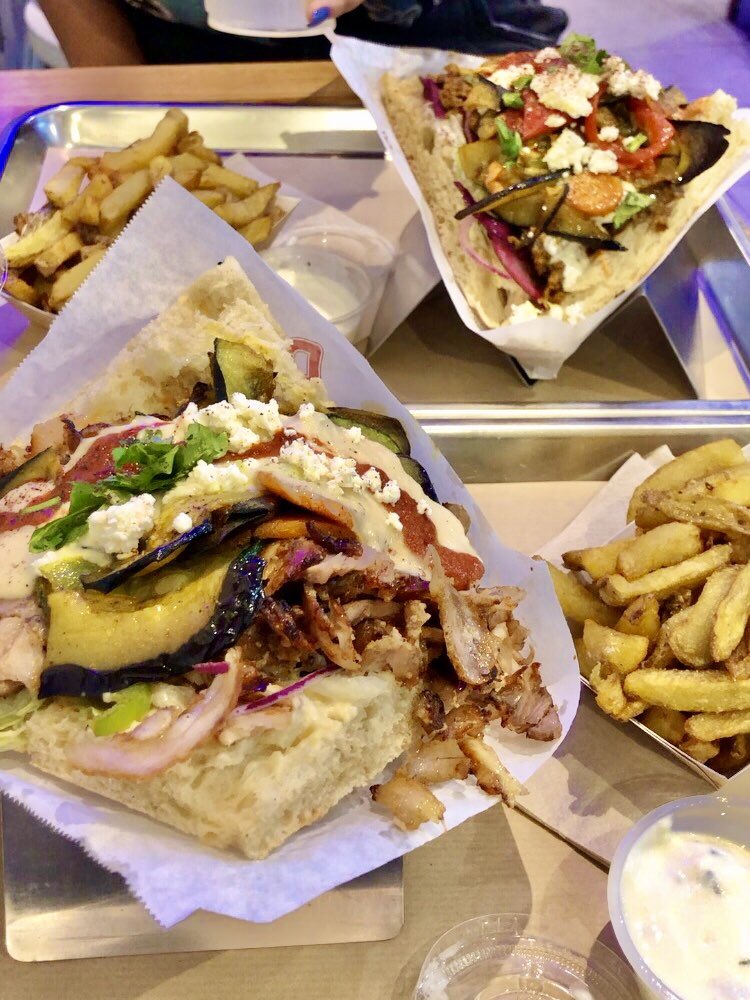 ulysseseats's tweet photo. Thread : restos pas chers (environ 10/15€ par pers) à lyon https://t.co/x3GecSFImC