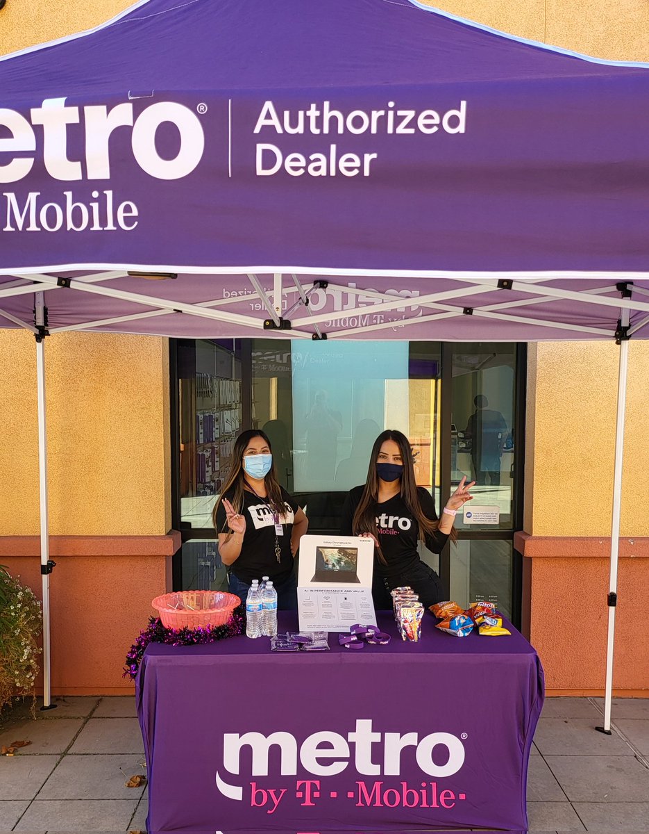 LangfordDamond's tweet photo. The Party DON'T STOP here at Story Rd - San Jose.  Come down and let this team of Mobile Experts set you up with a new 5G Device and a #TabletonUS!  

#DigicomTeam #ALLIN  #PromosforALL @kharen_g @JamesLeeWC https://t.co/HqtHmWP3Kx