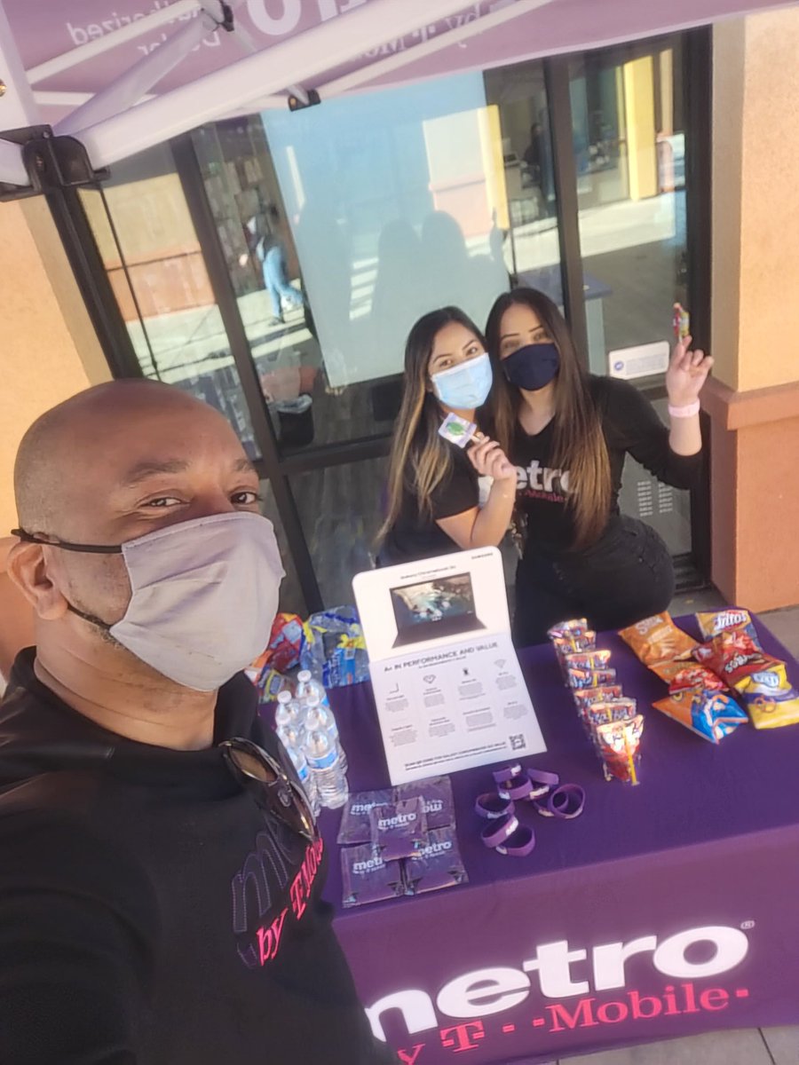 The Party DON'T STOP here at Story Rd - San Jose.  Come down and let this team of Mobile Experts set you up with a new 5G Device and a #TabletonUS!  

#DigicomTeam #ALLIN  #PromosforALL <a href="/kharen_g/">Kharen G</a> @JamesLeeWC
