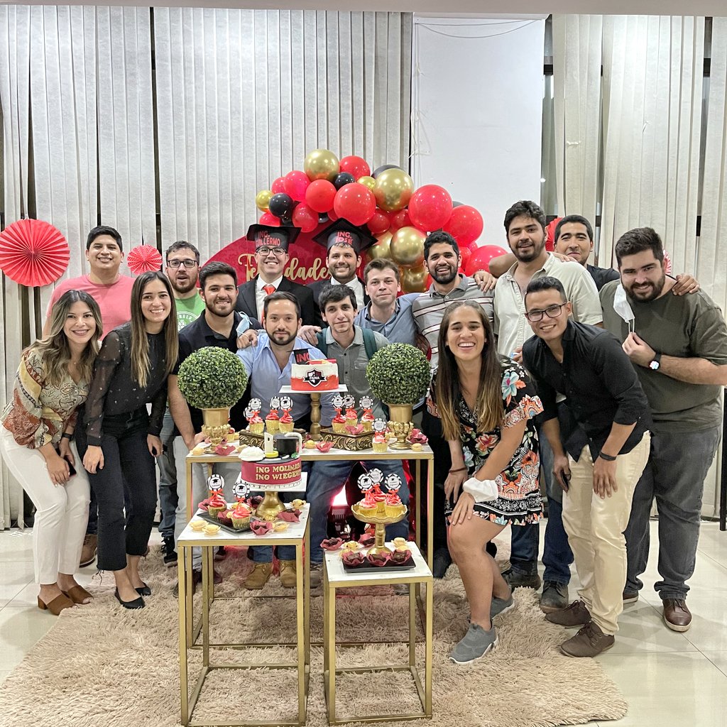 ¡Felicidades Ing. <a href="/guillemolinas/">Guillermo Molinas</a> e Ing. <a href="/jwiegert/">José F. Wiegert #61052</a>! #NewpInge #5F #Mou #Cheche 🍻🏗️🎓⚪🔵