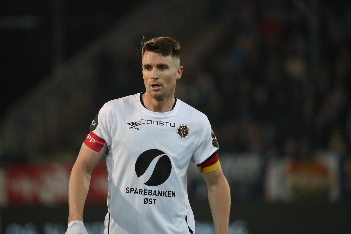 fotballnerdno's tweet photo. Gauseth spilte sitt siste derby med sin nyfødte sønn i tankene: - Han vil vite at pappa er sjefen i Drammen - https://t.co/nlRXnxW6Cb #fotballnerd https://t.co/zzFdsUNBmW