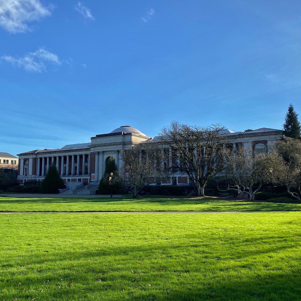 BeaverMGolf's tweet photo. Memorial Union - the ❤️ of campus at Oregon State University
Opened in 1929 as a memorial to students who gave their lives during World War I and the Spanish-American War
#GoBeavs #MemorialUnion #Campus #Corvallis #BestCollegeTownInThePac12 https://t.co/k29rNLgxnO