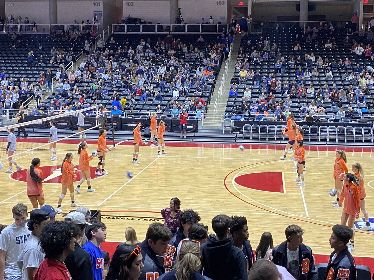 KyleShroyer12's tweet photo. Game start time is 5:50… @BrandeisVB08 is warming up!! Let’s GOOOOOOOOO!!! 💙🏐🧡#onemore #GOWINSTATE #notdone #BIGgoals #112021 #RepTheB @NISDBrandeis @NISD @BroncosBrandeis @geriberger08 https://t.co/AQbjqhh16Y