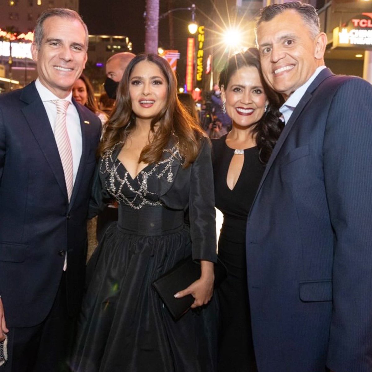 LupitaSCornejo's tweet photo. Amazing evening as the @HollywoodArea welcomed @salmahayek to the @WalkofFameStar. Joined by #ChloeZhao @AdamSandler @ericgarcetti @MayorOfLA @mr_jose_cornejo @wofstargirl 
#SalmaHayek @TheEternals @HouseOfGucciMov 
📸: @imagerybyoscar | HCOC

Repp’ing  @ATT #LifeatATT 🙋🏻‍♀️ https://t.co/SZcBEIGGee
