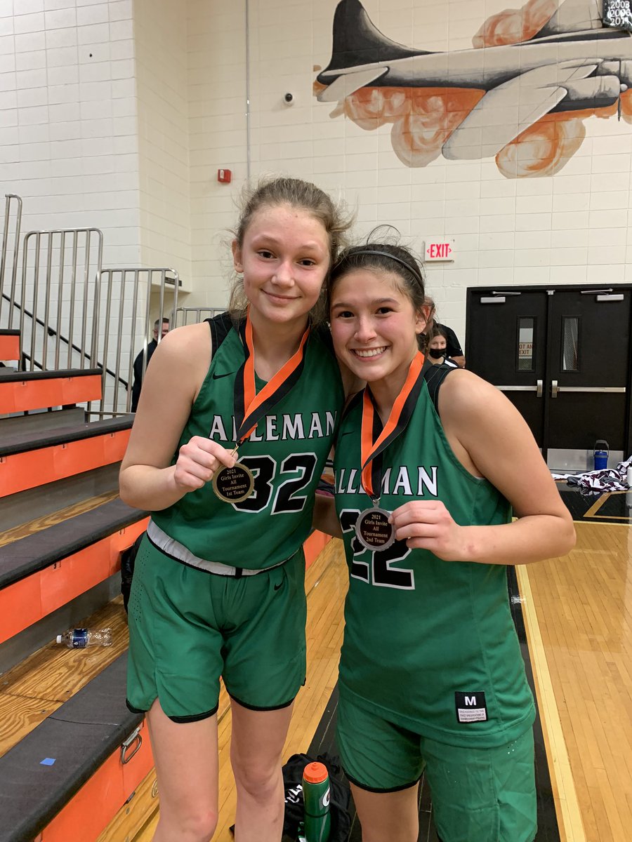 AllemanGBB's tweet photo. Congrats to @ClairHulke for being on the 1st Team All Tournament and @averi_rangel for being on the 2nd Team All Tournament at the Macomb Tournament! #gopioneers https://t.co/8EdGhUbtBB