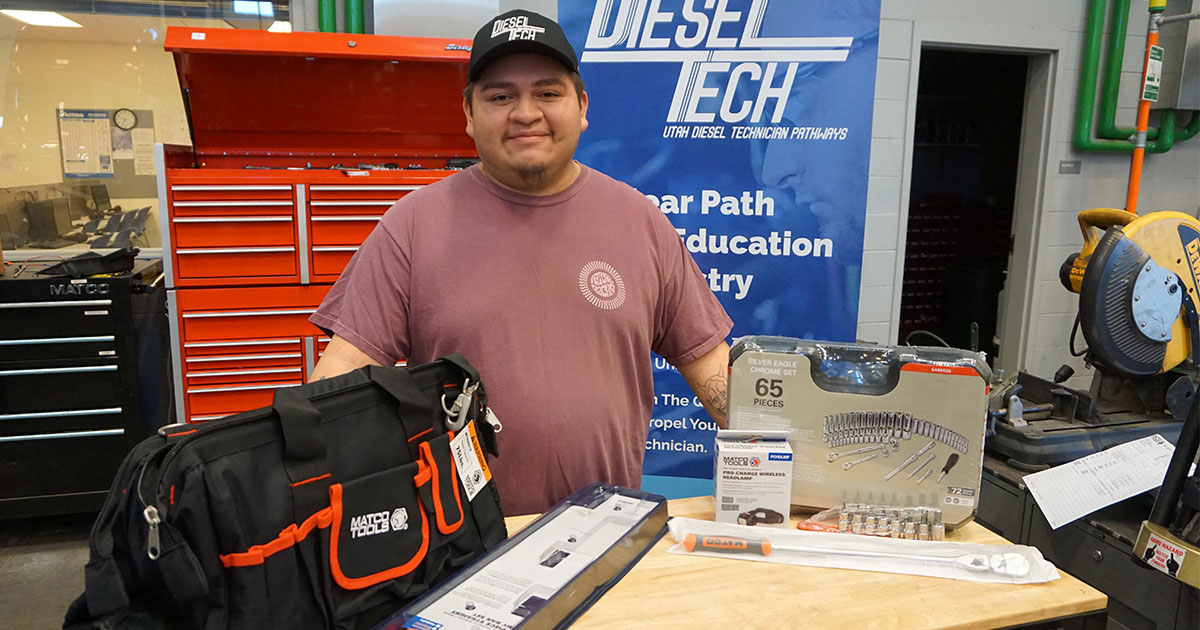 utahdieseltech's tweet photo. Matheo from Tooele Tech is the recipient of the Regional Scholarship of Toolsets provided by the Utah Diesel Tech Pathway. The $1000 award combined with his student discount allowed him to grow his Matco tool collection.
#UtahDieselTech #TooeleTech #NowHiring #Jobs #Jobsearch https://t.co/NZMp5EY4Fx