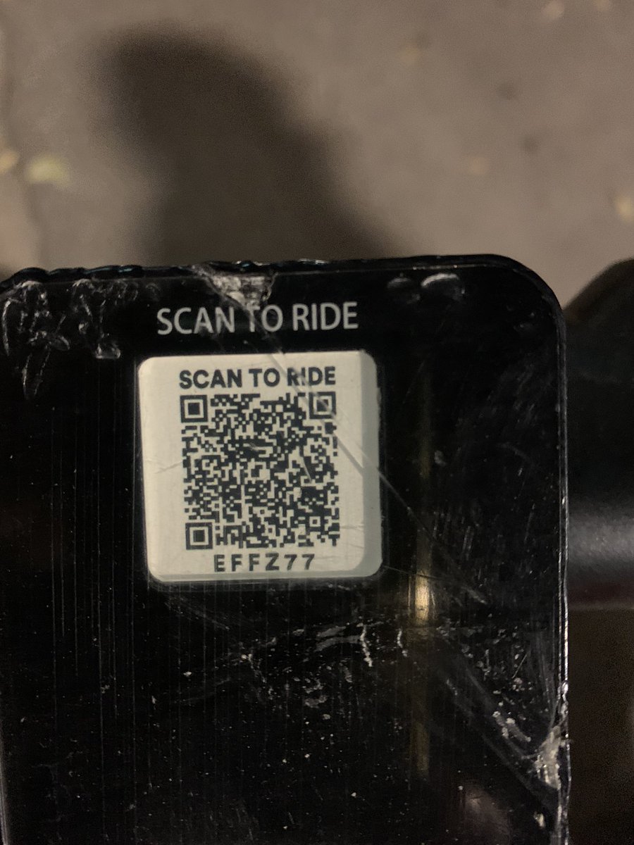 sergiomande's tweet photo. @SupportHelbiz @helbizofficial Milan, 21st Nov 00.20: I don’t think this is the kind of parking we can expect from your customers @helbiz: @SupportHelbiz can you please nudge the user of this scooter to be more f* polite? Grazie ☺️ https://t.co/kuuMgtLRcf