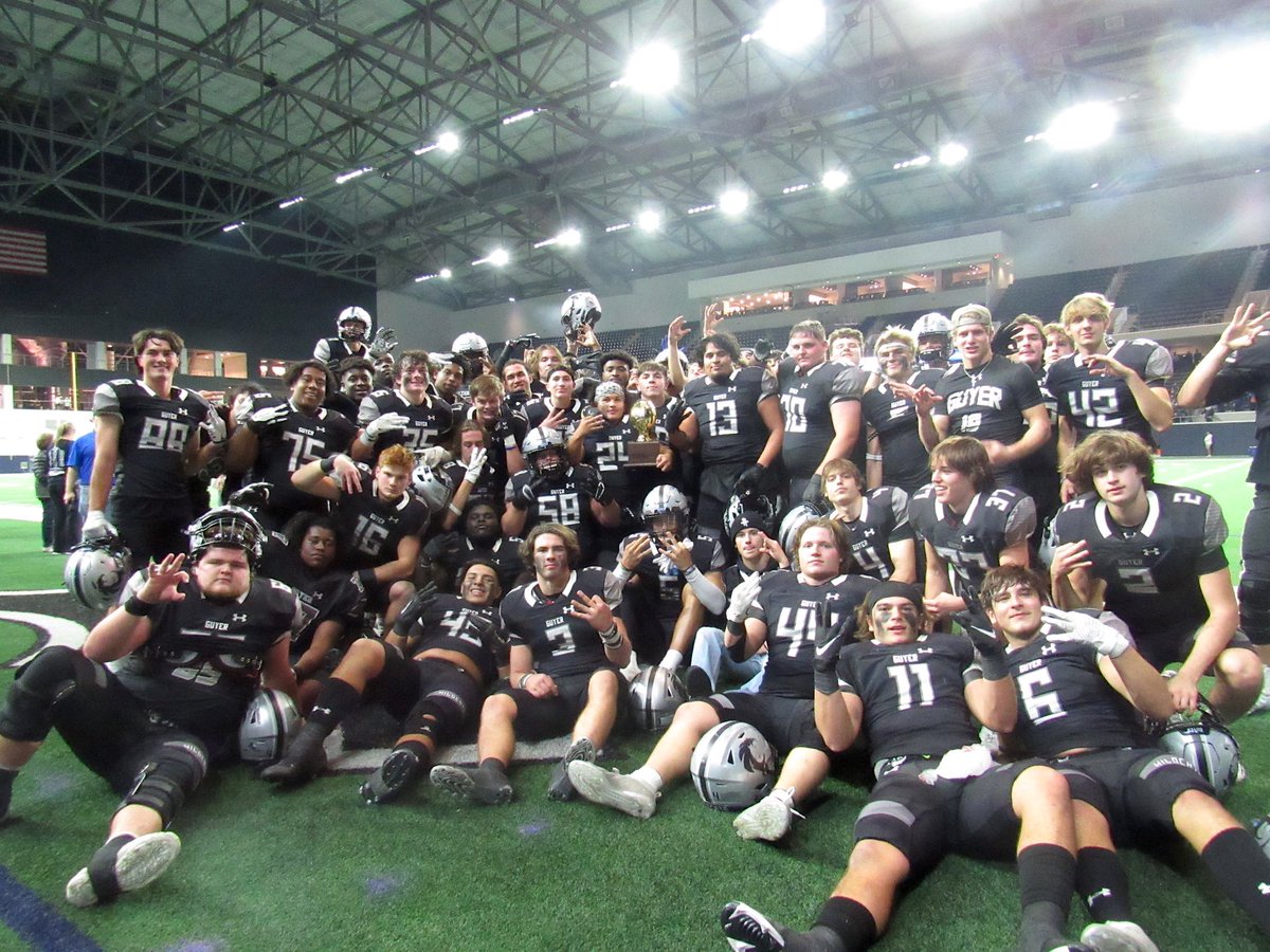Dejourw_58's tweet photo. Gold ball #2 🏆 @DentonGuyer_FB @kylekeese #soutside https://t.co/Usb8L97vYy