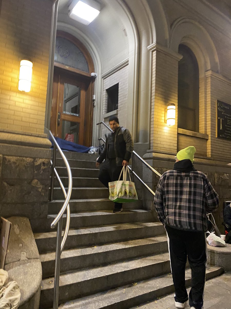 NICKBKNYUSA's tweet photo. In the greatest wealthiest City in the world there is a lot of empty talk about “equity”, yet every night a record high of over 100,000 of our residents sleep outside on the streets. Pleased to participate in another #MidnightRun with @HCBOC. #HelpTheHomeless #NYC https://t.co/WsUrZmmrZP