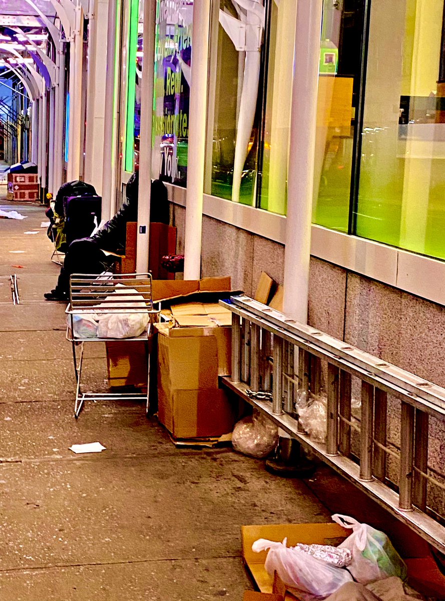 NICKBKNYUSA's tweet photo. In the greatest wealthiest City in the world there is a lot of empty talk about “equity”, yet every night a record high of over 100,000 of our residents sleep outside on the streets. Pleased to participate in another #MidnightRun with @HCBOC. #HelpTheHomeless #NYC https://t.co/WsUrZmmrZP